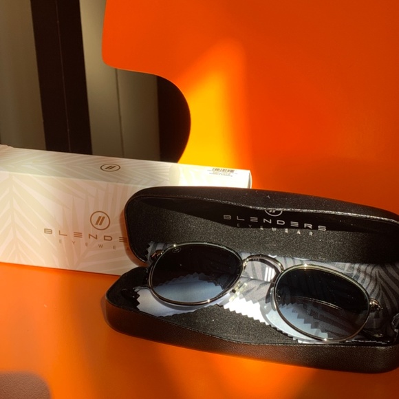 Blenders Sunglasses - Picture 3 of 3